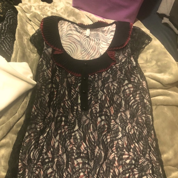 Size S LINDI tunic style black and red top - Picture 2 of 13